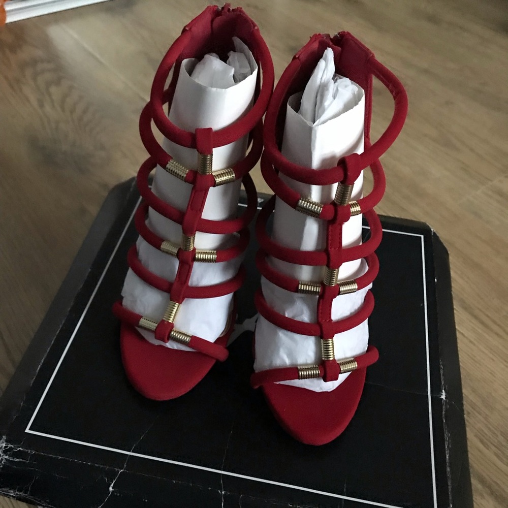 NWB. RED AND GOLD SANDAL HEELS